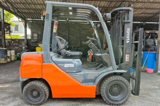 Forklift (used)
